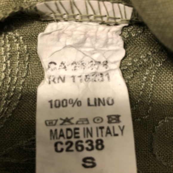 Linen top. Sage green with embroidery and coconut shell buttons. Women’s Small - Picture 4 of 4